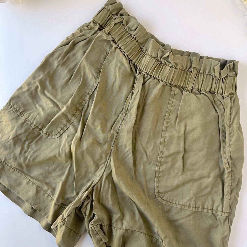 3/$20 The Drop Green Paperbag Shorts - Picture 6 of 6